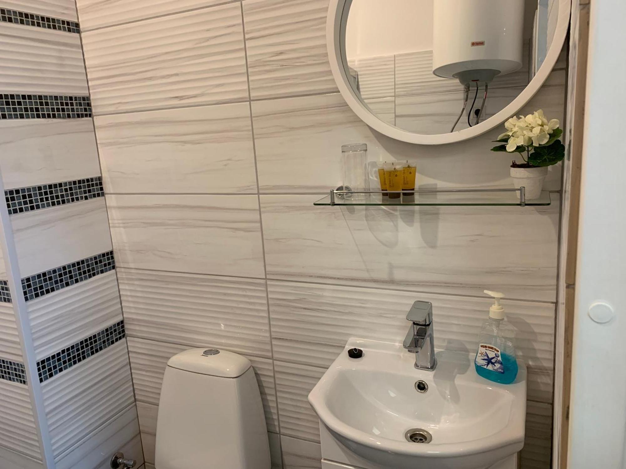 Portoss Hotel Ventspils Buitenkant foto