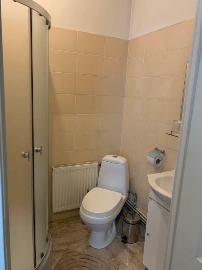 Portoss Hotel Ventspils Buitenkant foto