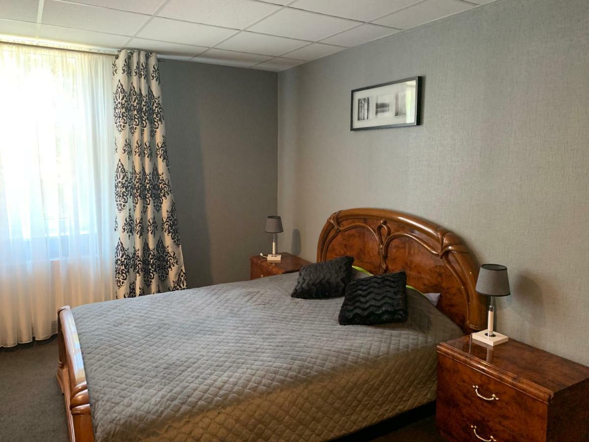 Portoss Hotel Ventspils Buitenkant foto