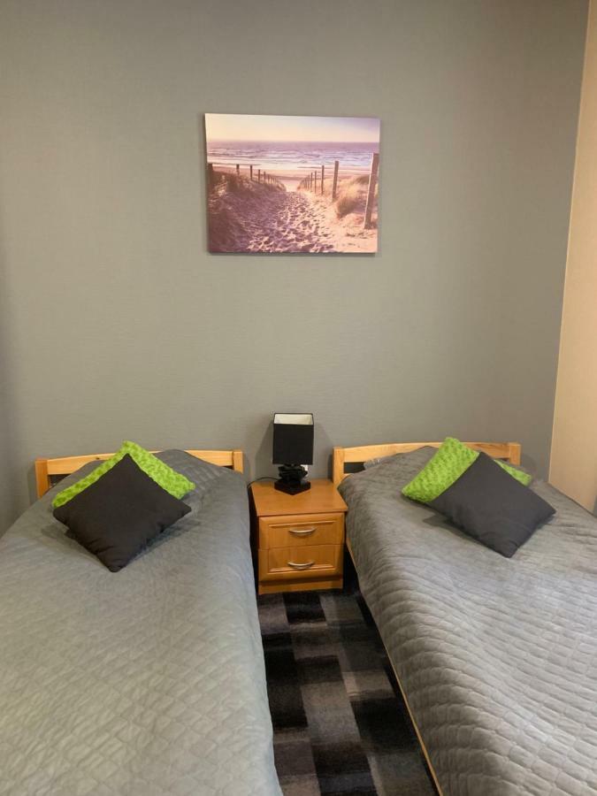 Portoss Hotel Ventspils Buitenkant foto