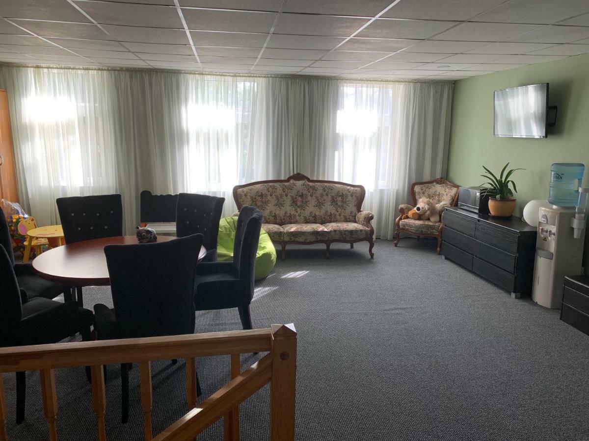 Portoss Hotel Ventspils Buitenkant foto